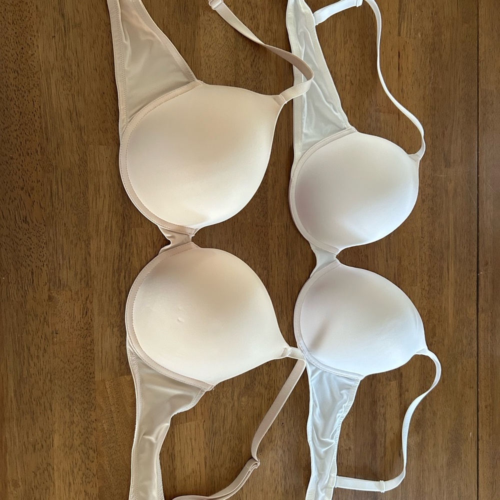 Victoria's Secret Smooth Padded T-Shirt Bras in Nude and White